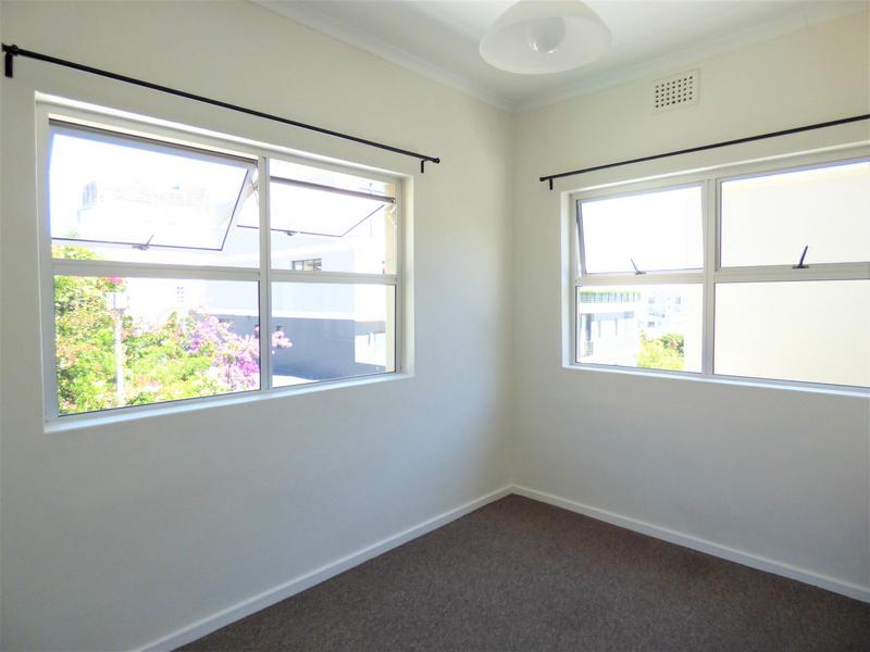 To Let 3 Bedroom Property for Rent in Green Point Western Cape